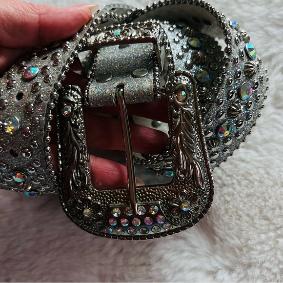 ✨ Silver Rhinestone Western Belt – Fits 35”–41” ✨